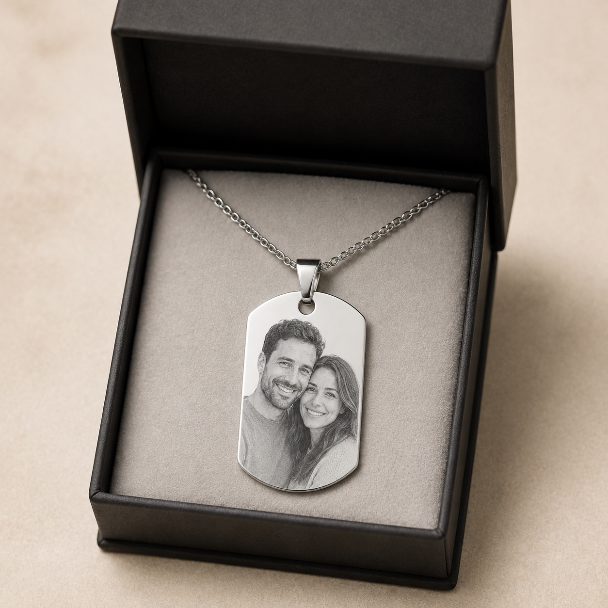 Collar con Placa Personalizada y Fotograbado tipo militar